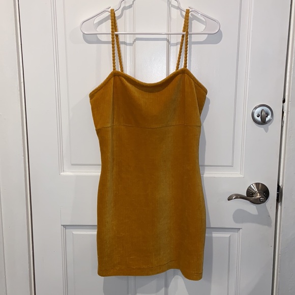 NWT. Wild Fable Velvet Yellow Dress. Target. Size Medium. - Picture 3 of 9